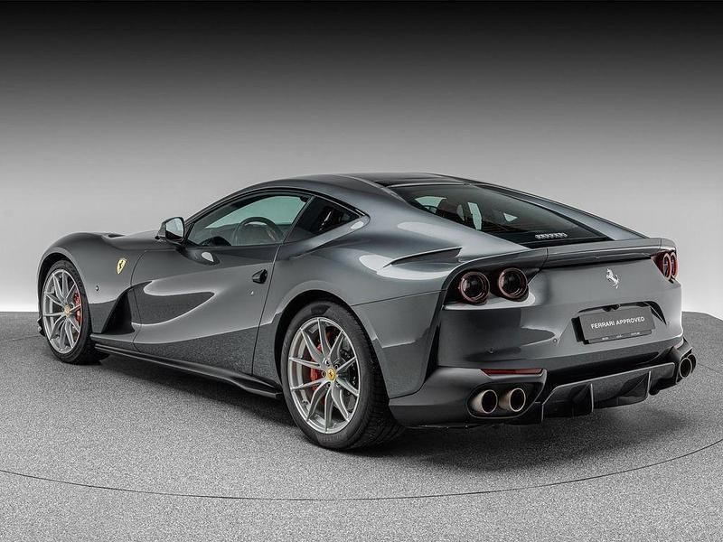 Gebraucht Ferrari 812 799 PS (587 kW) 2017 Grigio silverstone Coupé