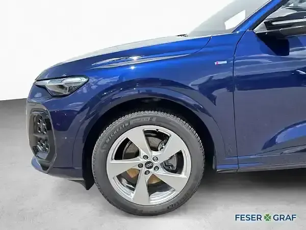 Gebraucht Audi Q5 Ambiente 204 PS (150 kW) 2025 Navarrablau metallic SUV