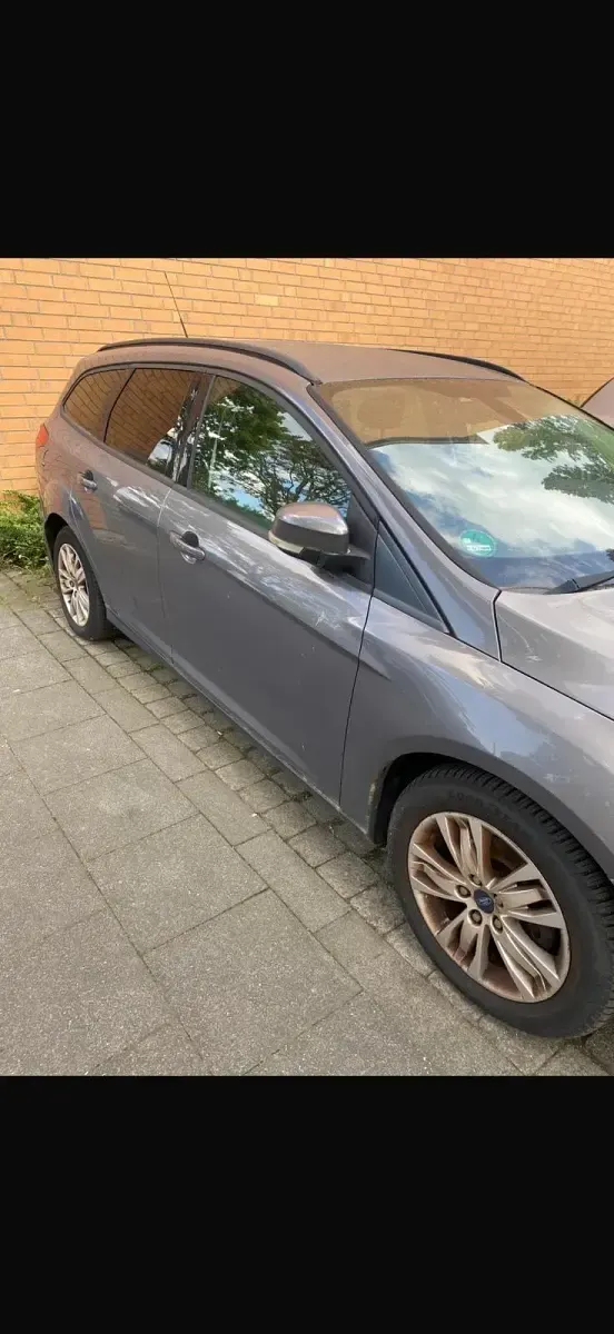 Gebraucht Ford Focus 125 PS (91 kW) 2012 Grau Kombi