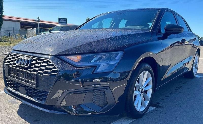 Schwarz Gebraucht 2021 Audi A3 Sportback Basis Limousine | 15.990 € (Superpreis) - Bild 1/4