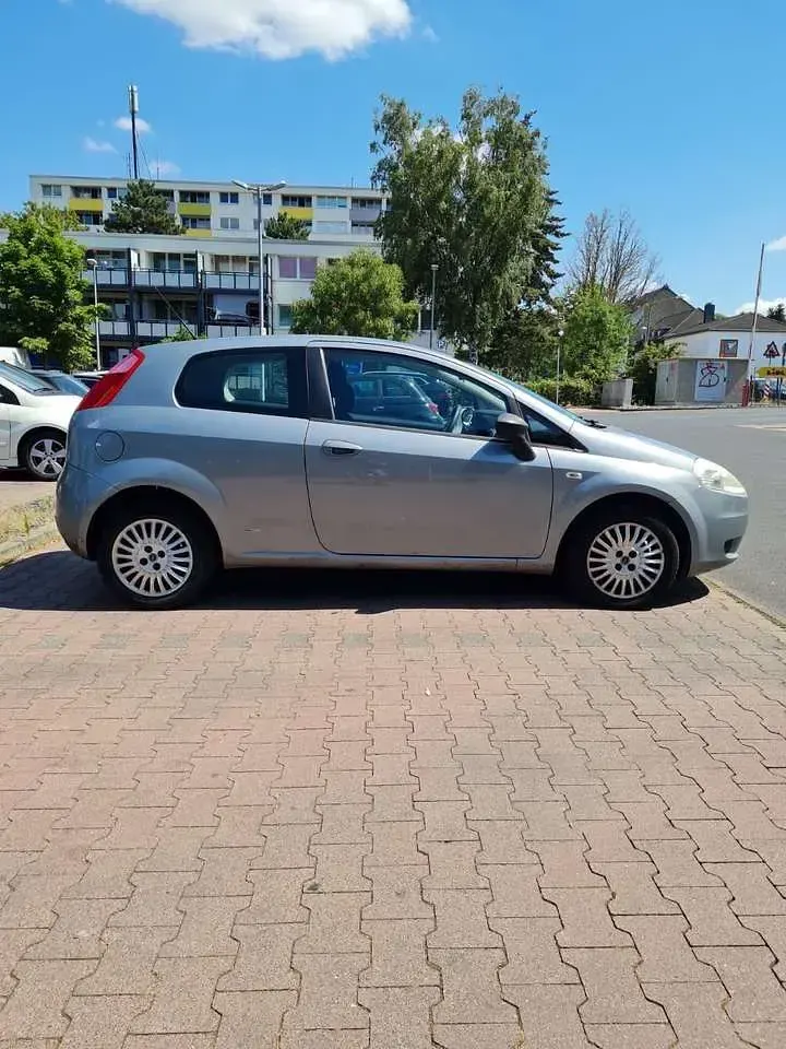 Gebraucht Fiat Grande Punto Dynamic 77 PS (56 kW) 2007 Grau Kleinwagen