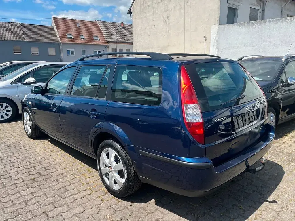 Gebraucht Ford Mondeo 116 PS (85 kW) 2005 Blau Limousine