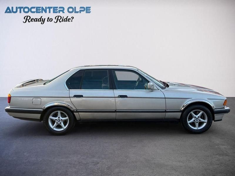 Gebraucht BMW 735 211 PS (155 kW) 1987 Gelb Limousine