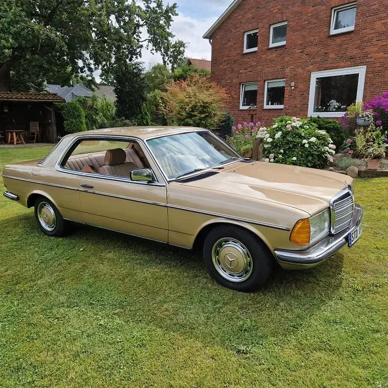 Gebraucht Mercedes 280 185 PS (136 kW) 1983 Gold Coupé