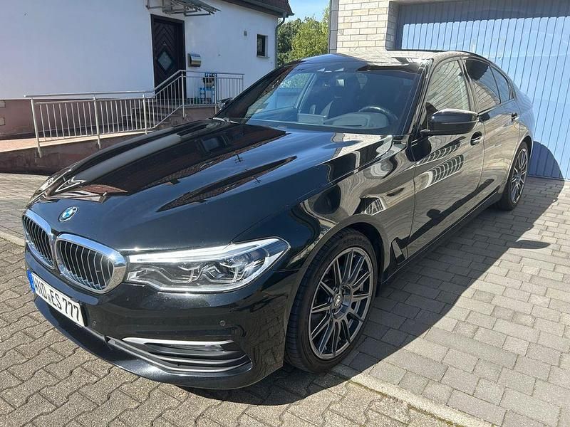 Gebraucht BMW 520 Sport Line 190 PS (139 kW) 2017 Schwarz Limousine