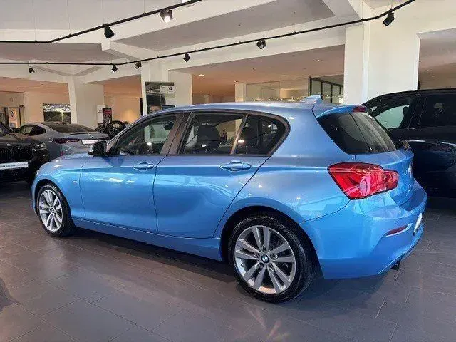 Gebraucht BMW 118 Sport Line 136 PS (100 kW) 2017 Seaside blue metallic Kleinwagen