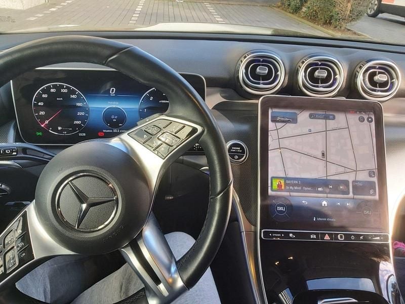 Gebraucht Mercedes GLC220 197 PS (144 kW) 2022 Schwarz SUV