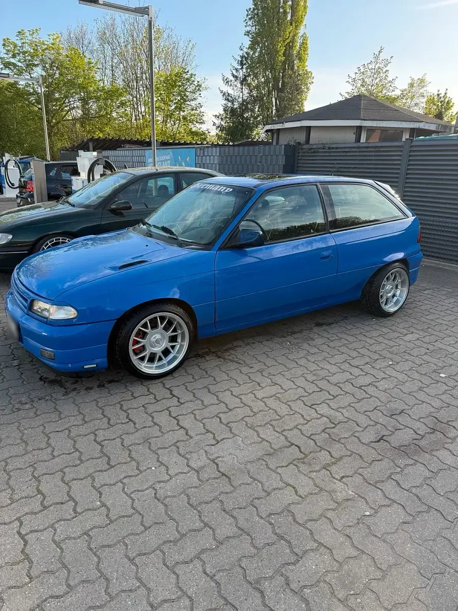Usata Opel Astra 180 CV (132 kW) 1994 Blu Utilitaria