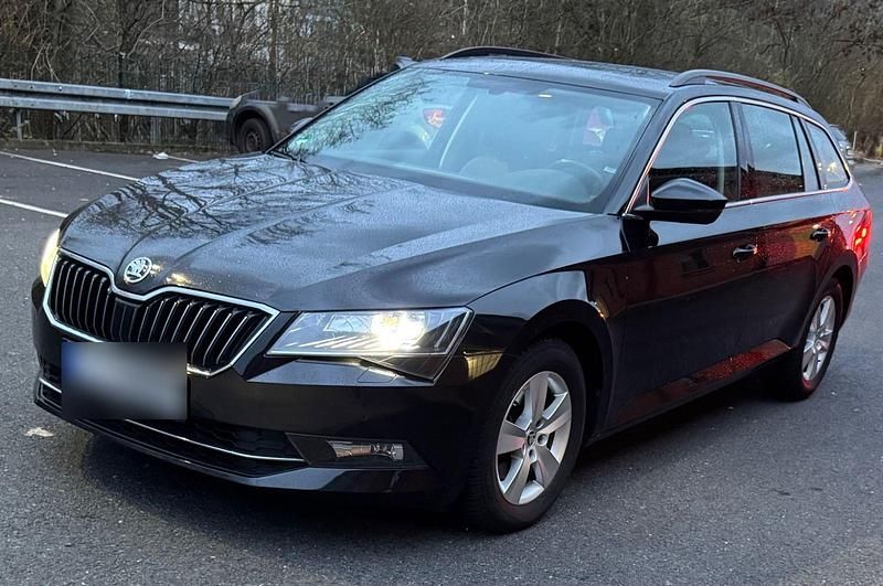 Gebraucht Skoda Superb Ambition 150 PS (110 kW) 2019 Schwarz Kombi