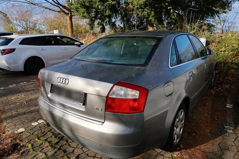 Gebraucht Audi A4 130 PS (95 kW) 2001 Silber Limousine