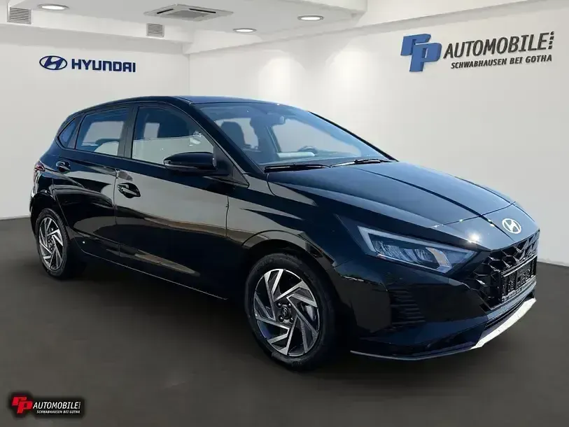 Gebraucht Hyundai i20 Trend 101 PS (74 kW) 2024 Schwarz Kleinwagen