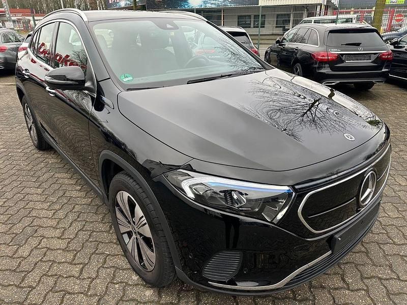 Gebraucht Mercedes EQA250+ Progressive 139 kW (190 PS) 2022 Schwarz SUV