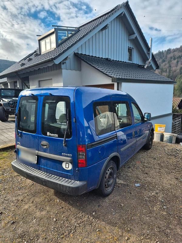 Gebraucht Opel Combo Sport 90 PS (66 kW) 2005 Blau Limousine