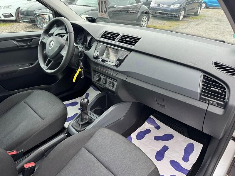 Gebraucht Skoda Fabia Cool Edition 60 PS (44 kW) 2017 Silber Limousine