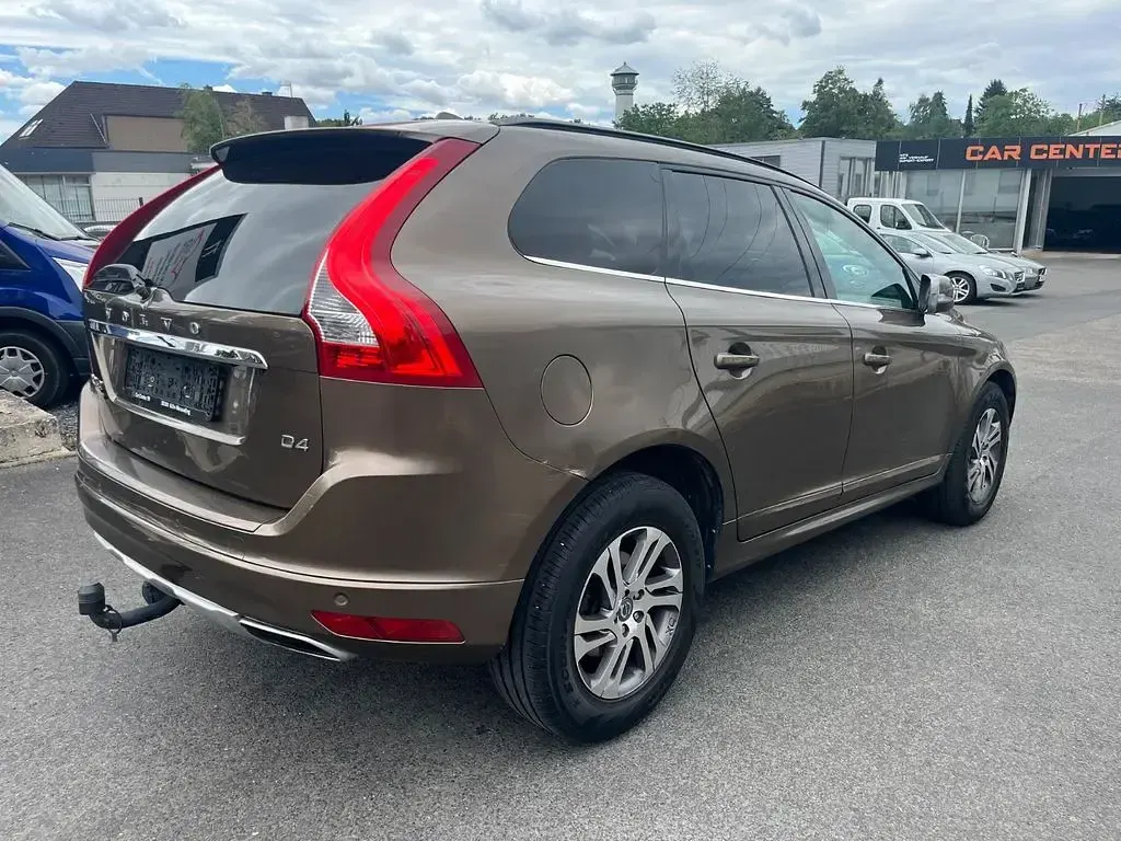 Gebraucht Volvo XC60 Momentum 181 PS (133 kW) 2013 Braun SUV