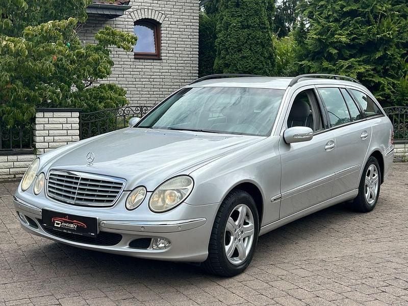 Silber Gebraucht 2003 Mercedes E200 Kombi | 5.900 € (Etwas zu teuer) - Bild 1/4