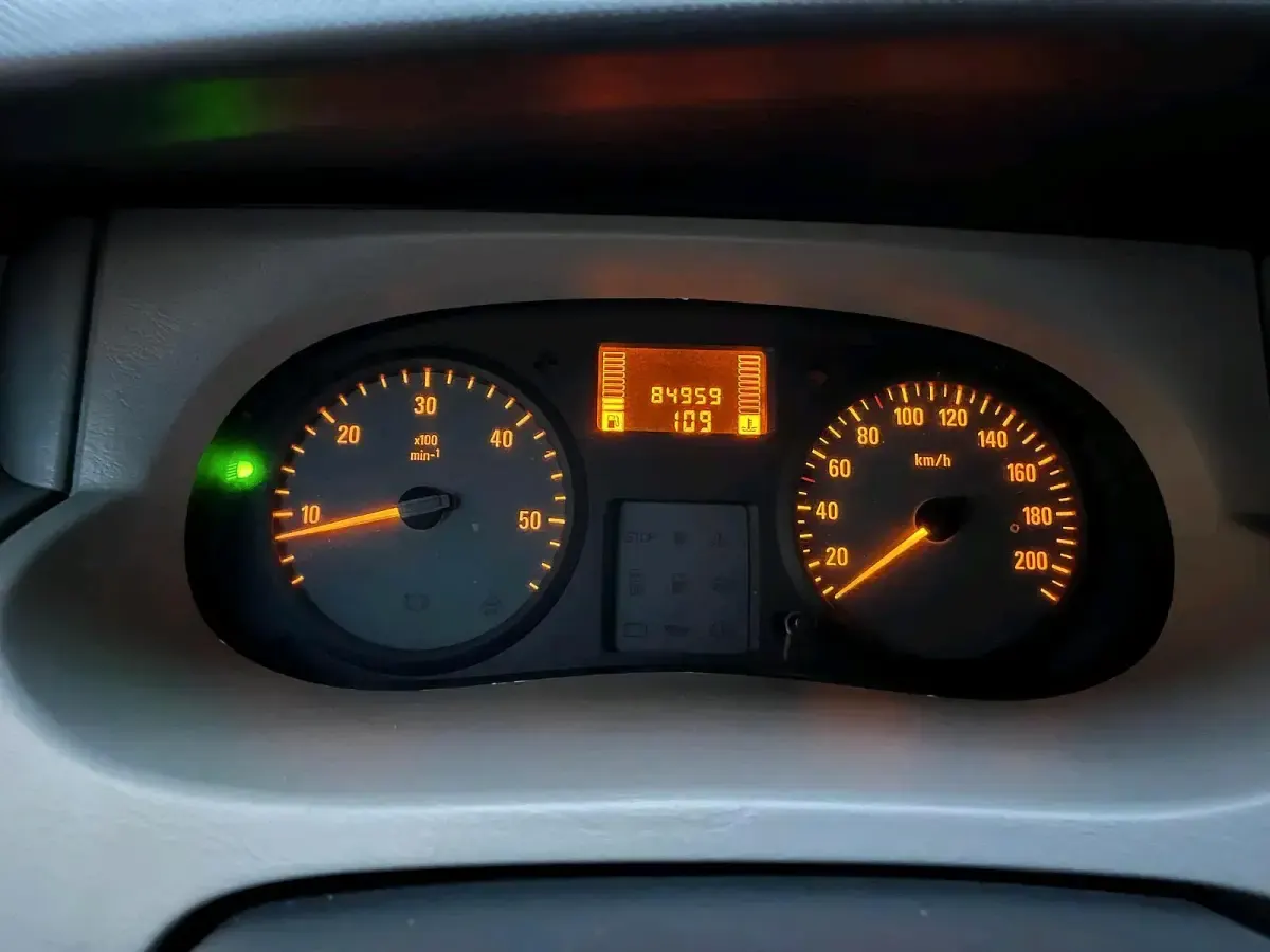 Gebraucht Opel Vivaro 120 PS (88 kW) 2010 Weiß Van / Kleinbus