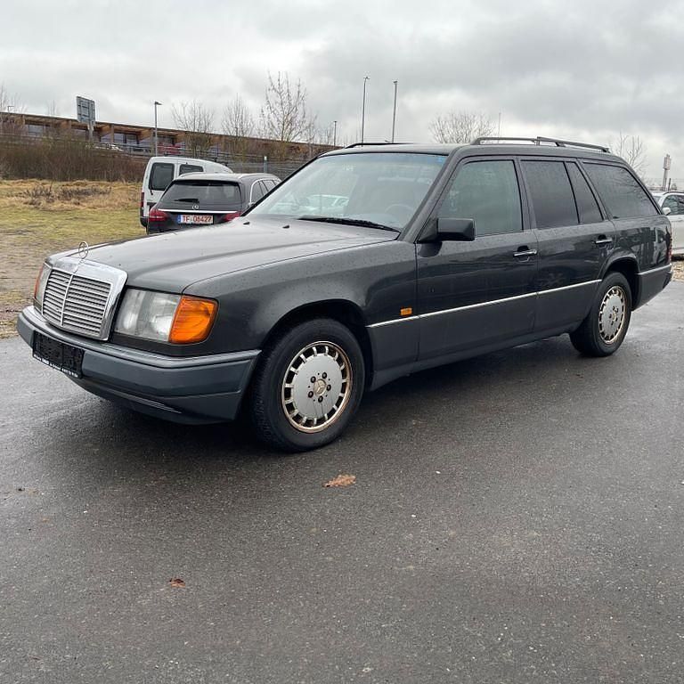 Gebraucht Mercedes E320 220 PS (161 kW) 1993 Grau Kombi