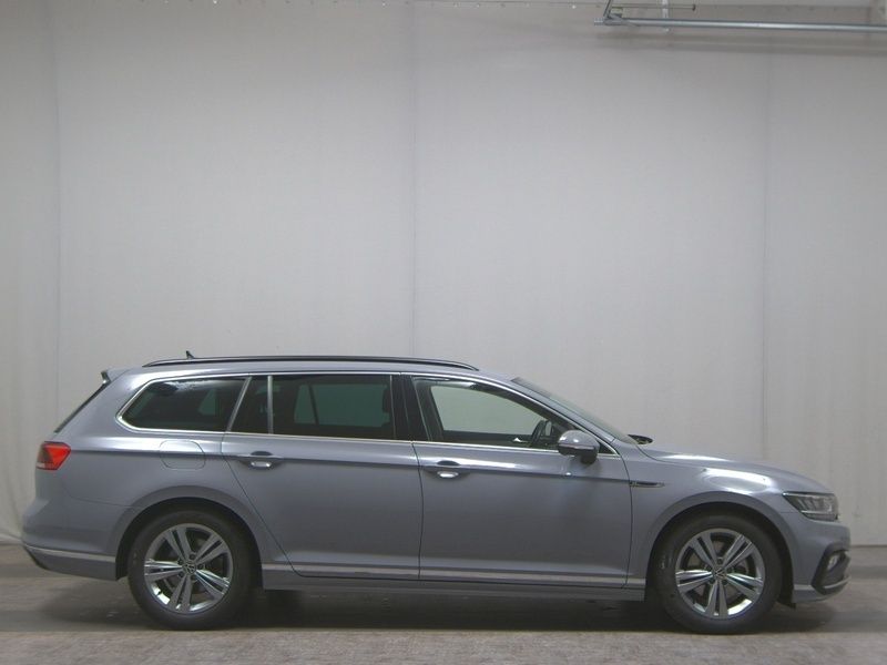 Grau Gebraucht 2022 VW Passat R-line Kombi | 19.980 € (Fairer Preis) - Bild 1/4
