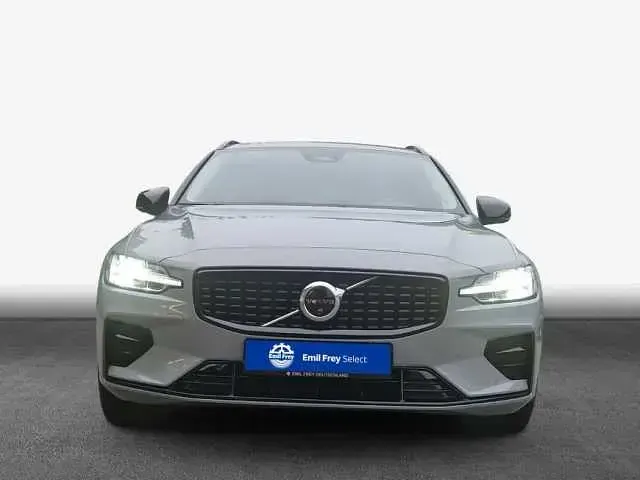 Gebraucht Volvo V60 145 PS (106 kW) 2025 Kombi