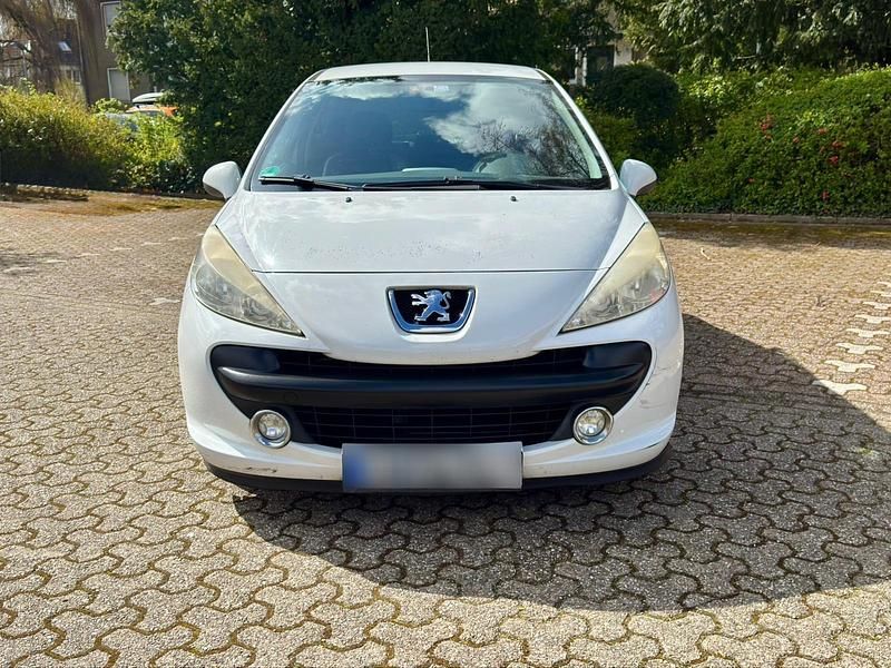 Gebraucht Peugeot 207 95 PS (69 kW) 2009 Weiß Kleinwagen