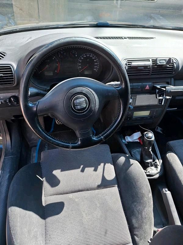 Usata Seat Leon 101 CV (74 kW) 2003 Nero Utilitaria