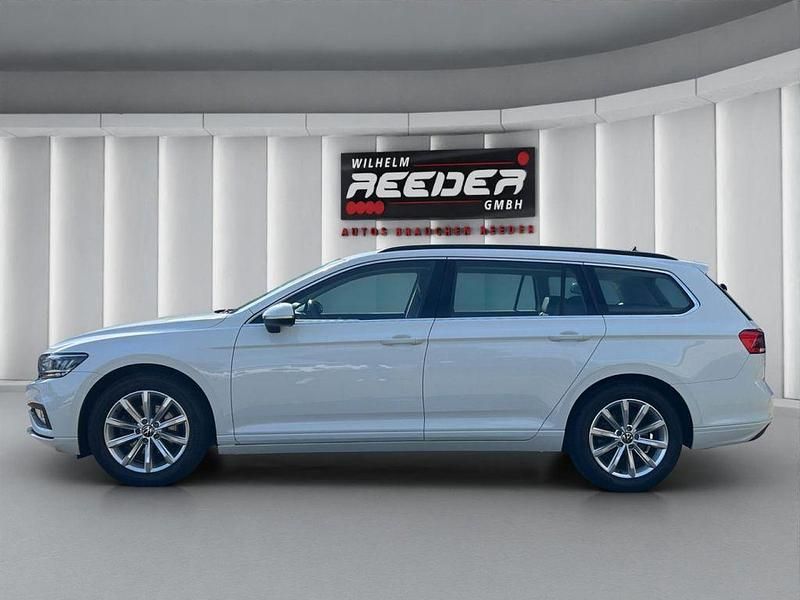 Gebraucht VW Passat Business 150 PS (110 kW) 2021 Pure white Kombi