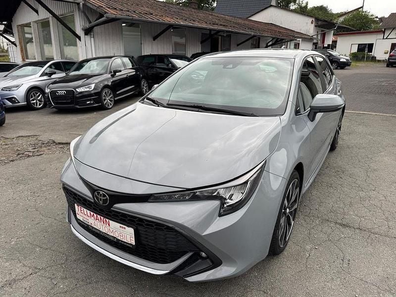 Grau Gebraucht 2020 Toyota Corolla Comfort Limousine | 14.890 € (Guter Preis) - Bild 1/4