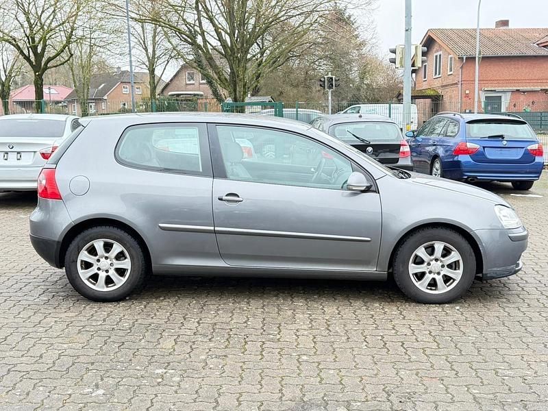Gebraucht VW Golf V 125 PS (91 kW) 2005 Silber Kleinwagen