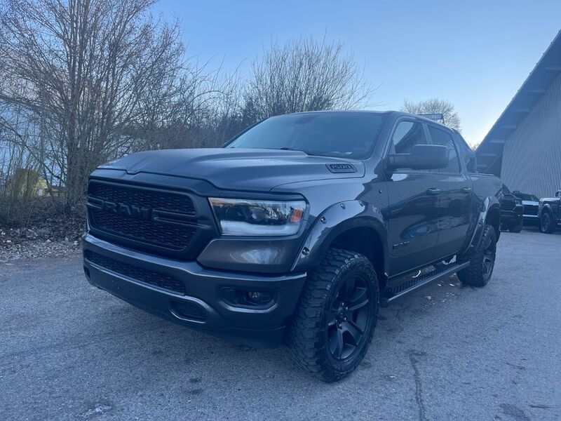 Grau Gebraucht 2020 Dodge Ram Abholung | 46.900 € (Fairer Preis) - Bild 1/4