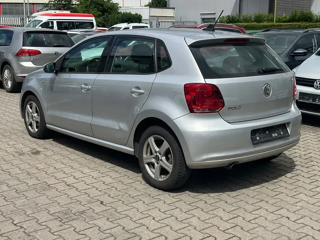 Gebraucht VW Polo Comfortline 90 PS (66 kW) 2010 Silber Kleinwagen