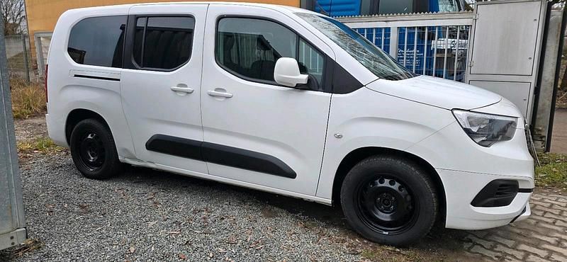 Gebraucht Opel Combo Edition 102 PS (75 kW) 2020 Weiß Van / Kleinbus