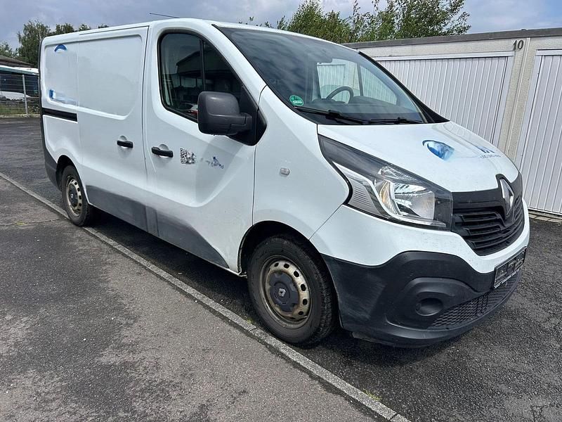 Weiß Gebraucht 2018 Renault Trafic Van | 5.699 € - Bild 1/4