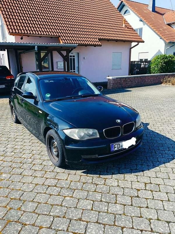 Gebraucht BMW 116 122 PS (89 kW) 2007 Schwarz Kleinwagen