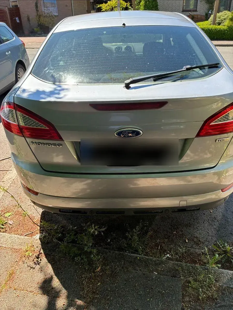 Gebraucht Ford Mondeo Trend 131 PS (96 kW) 2008 Silber Limousine