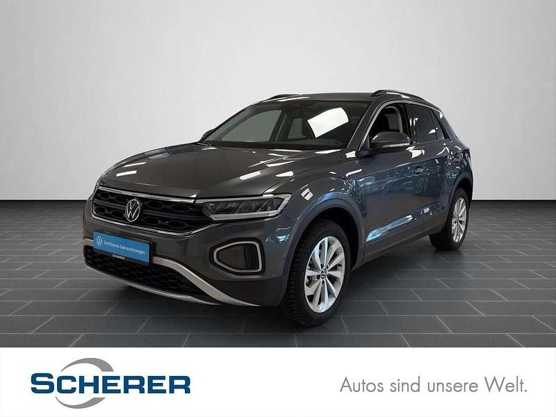 Indiumgrau metallic (metallic) Gebraucht 2025 VW T-Roc Life SUV | 27.900 € (Superpreis) - Bild 1/4