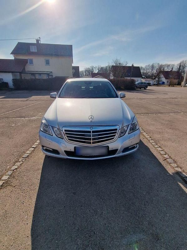 Gebraucht Mercedes E350 231 PS (169 kW) 2009 Silber Limousine