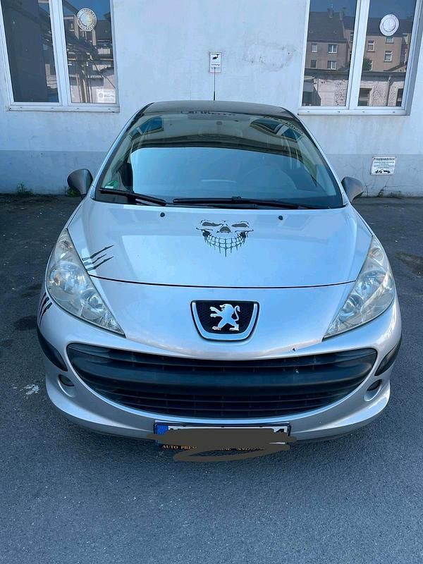Grau Gebraucht 2006 Peugeot 207 Kleinwagen | 1.000 € - Bild 1/4