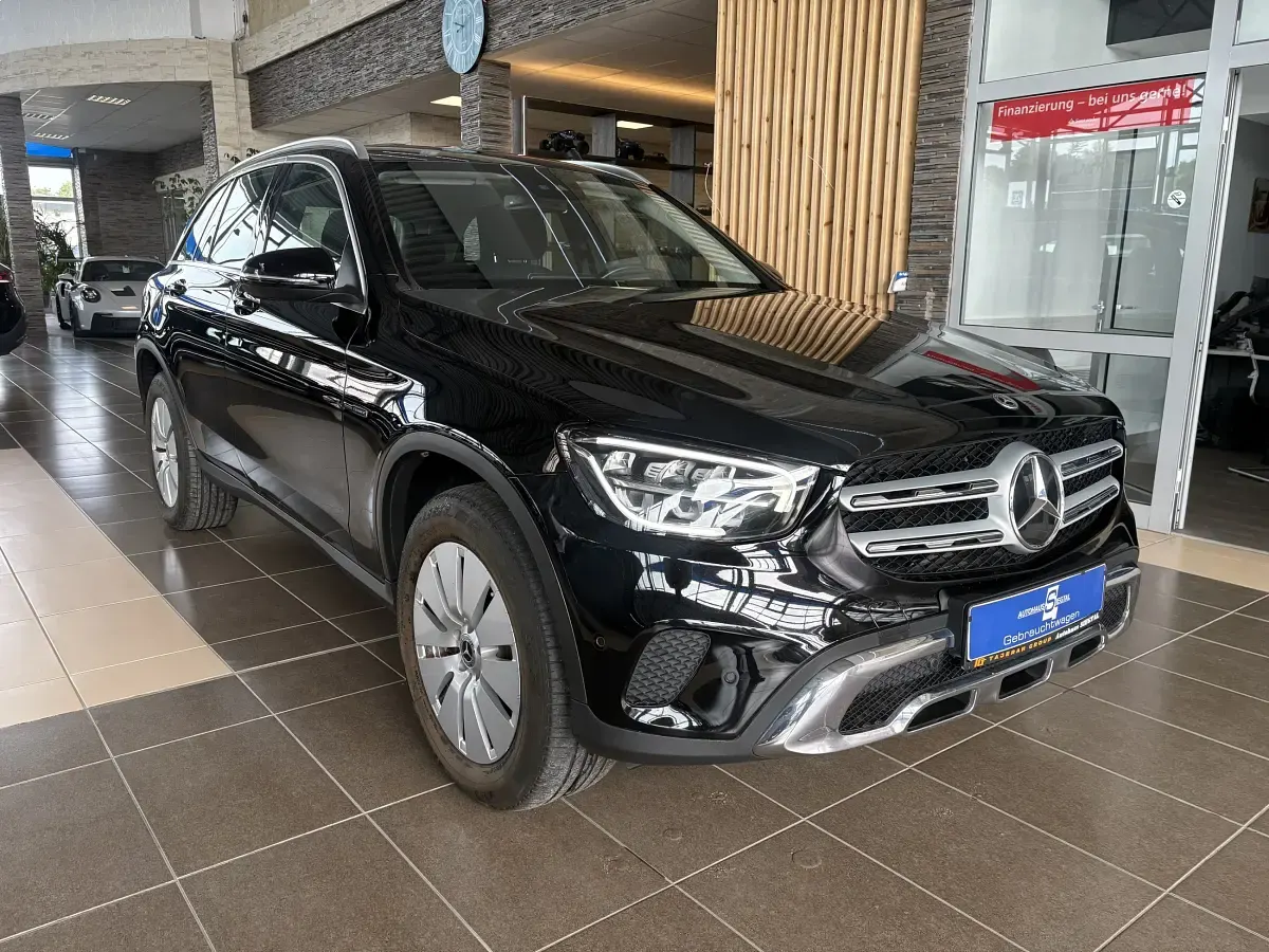 Gebraucht Mercedes GLC300e Business 320 PS (235 kW) 2020 Schwarz SUV