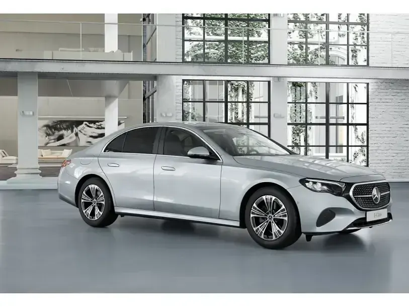 Gebraucht Mercedes E220 Avantgarde 197 PS (144 kW) 2024 Silber Limousine