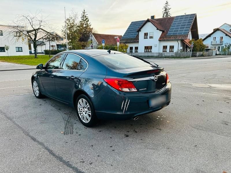 Gebraucht Opel Insignia 220 PS (161 kW) 2009 Blau Limousine