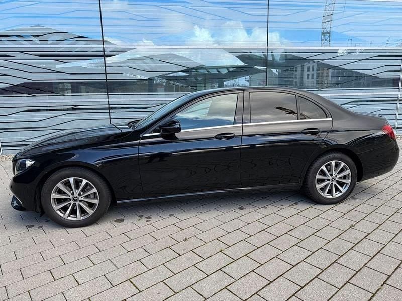 Second-hand Mercedes E200 150 CP (110 kW) 2019 Negru Berlinǎ
