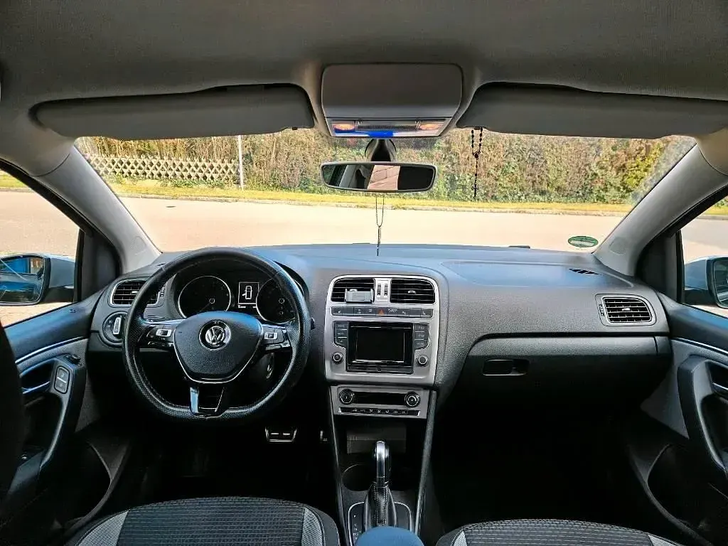 Gebraucht VW Polo Cross 90 PS (66 kW) 2017 Schwarz Kleinwagen
