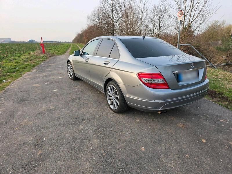 Gebraucht Mercedes C180 156 PS (114 kW) 2010 Limousine