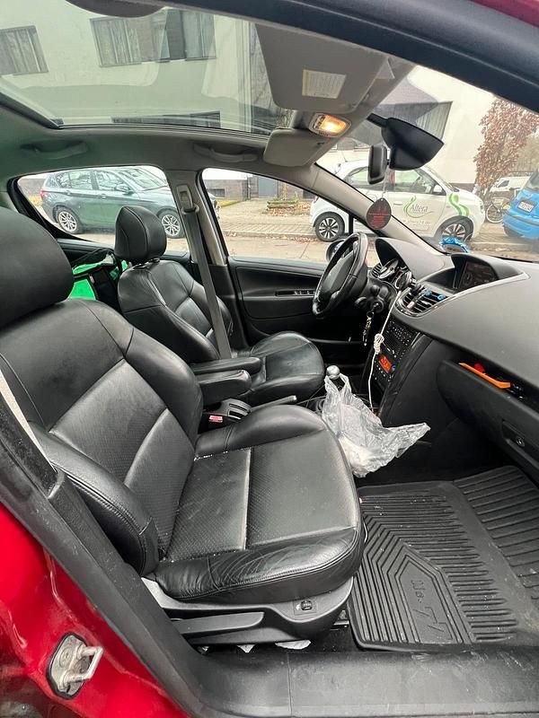 Gebraucht Peugeot 207 109 PS (80 kW) 2007 Rot Kleinwagen