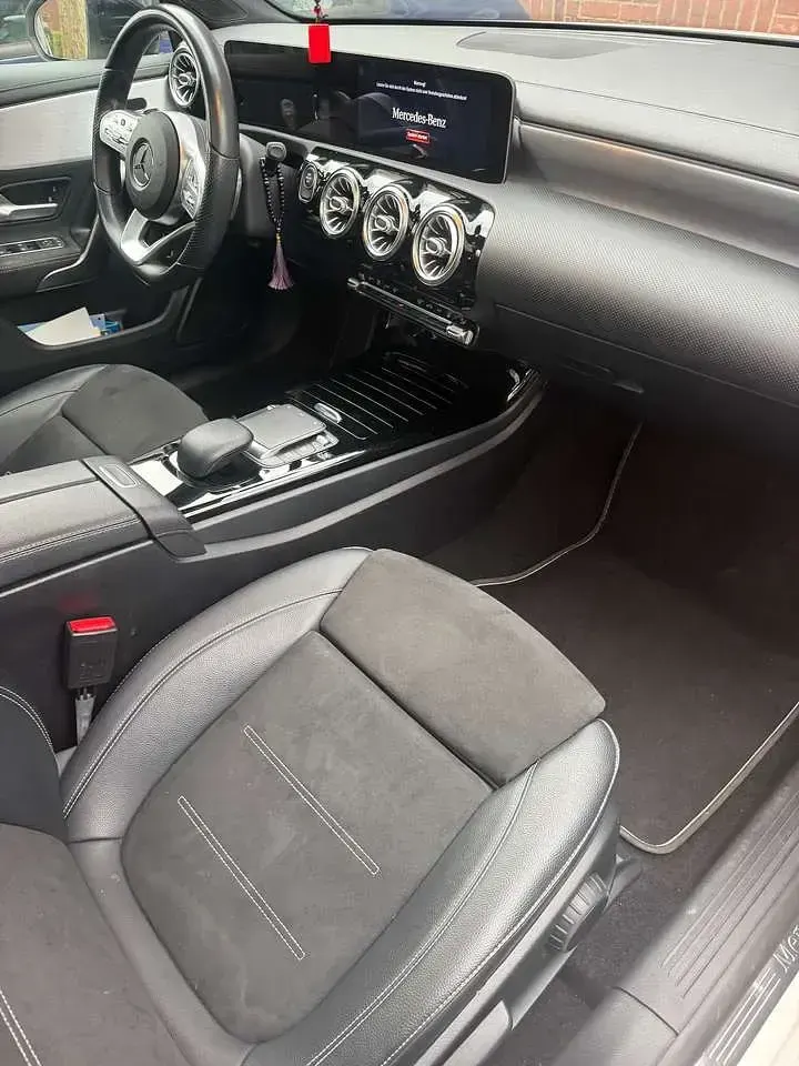 Gebraucht Mercedes 250 241 PS (177 kW) 2020 Weiß Limousine