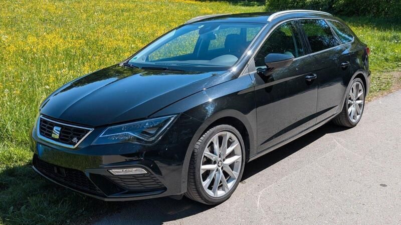Schwarz Gebraucht 2020 Seat Leon FR Kombi | 18.500 € (Guter Preis) - Bild 1/4