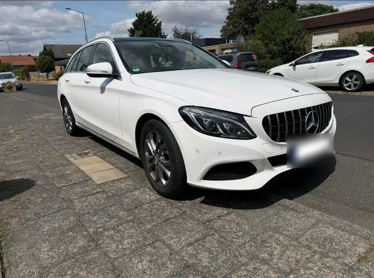 Gebraucht Mercedes C180 156 PS (114 kW) 2016 Weiß Kombi