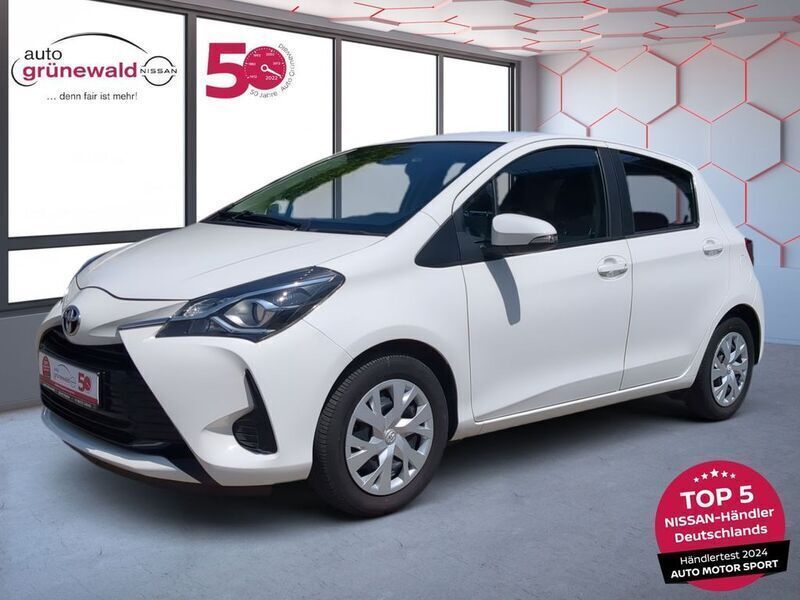 Weiß Gebraucht 2019 Toyota Yaris Comfort Limousine | 11.990 € (Fairer Preis) - Bild 1/4