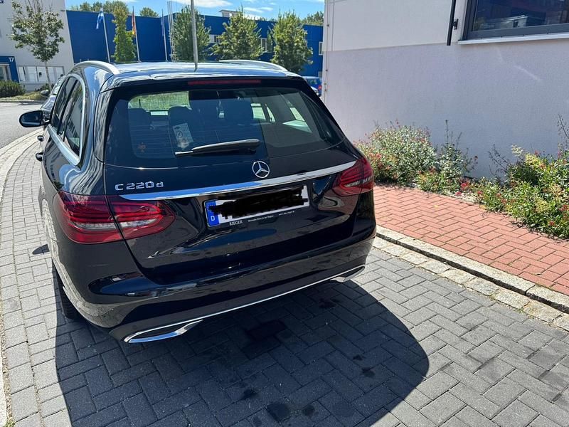 Gebraucht Mercedes C220 194 PS (142 kW) 2019 Schwarz Kombi